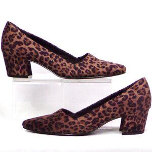 EASY STREET size 7.5M brown/ocher/buff faux-suede leopard-spotted low-heel pumps